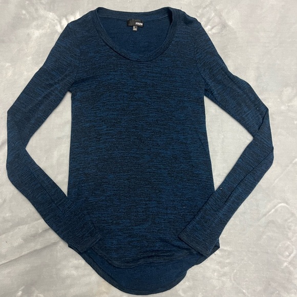 🌸Women's Blue Long Sleeve Top - Picture 1 of 4